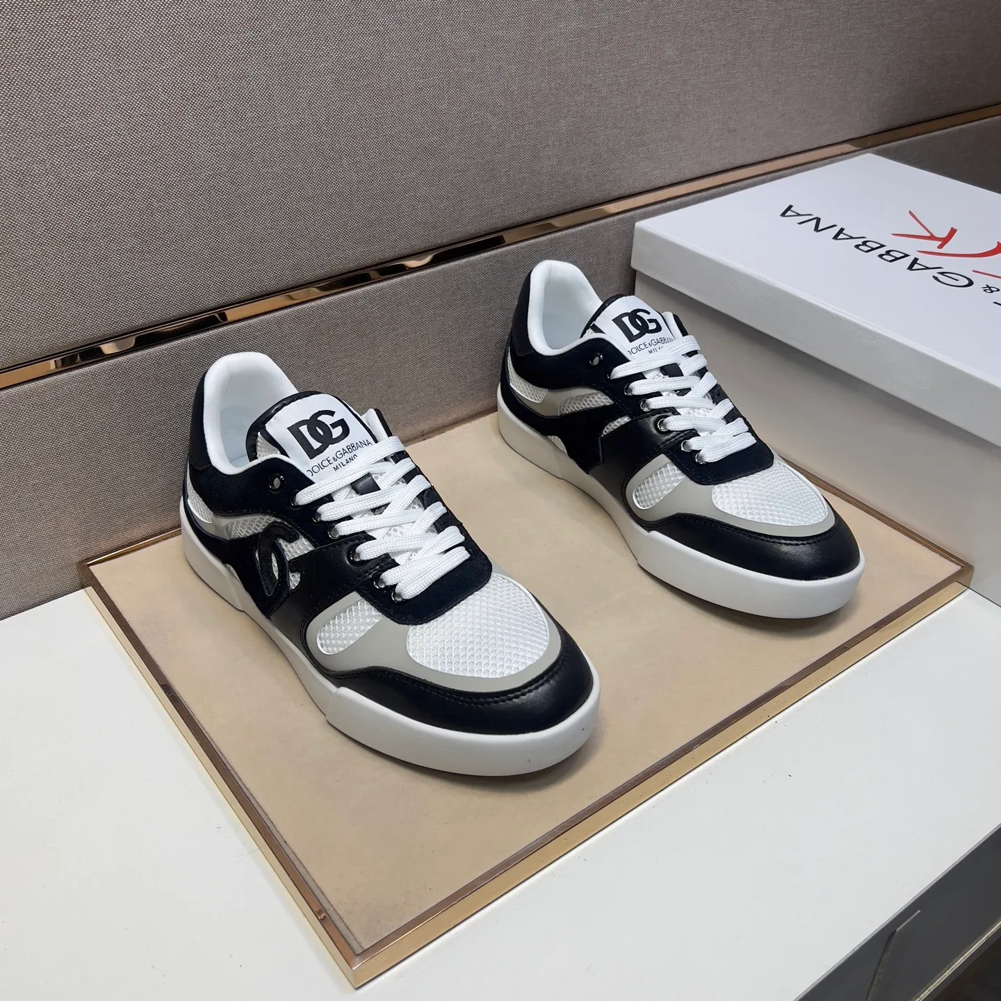 ⬛️Men's men's shoes💰p440【DG～】couple casual shoes 2025z cabinet sales simultaneously 🔶Size: 35-44#️⃣ 🔷2 colors🔜The upper is made of multi-material splicing➕Mesh lining, comfortable and breathable, sole: original comfortable and wear-resistant outsole, ⚠️real thing📱photographed🎬real thing is better📢📢📢